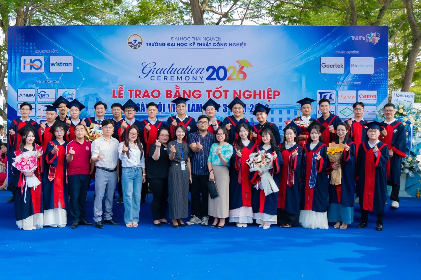 LỄ TRAO BẰNG VÀ NGÀY HỘI VIỆC LÀM ĐỢT 3 NĂM 2026: DẤU MỐC TRƯỞNG THÀNH, KHỞI ĐẦU HÀNH TRÌNH VƯƠN RA THẾ GIỚI CỦA CÁC TÂN KỸ SƯ NGÀNH KỸ THUẬT ĐIỆN – CHƯƠNG TRÌNH TIÊN TIẾN 